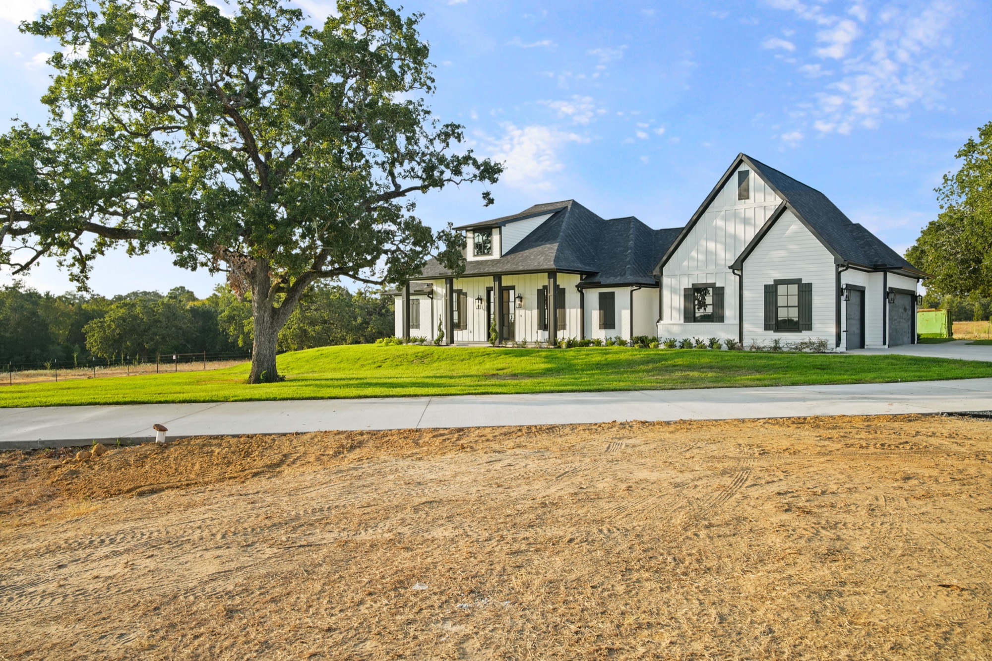 Ranch exterior of a Psalms Fine Homes residence in Smithville